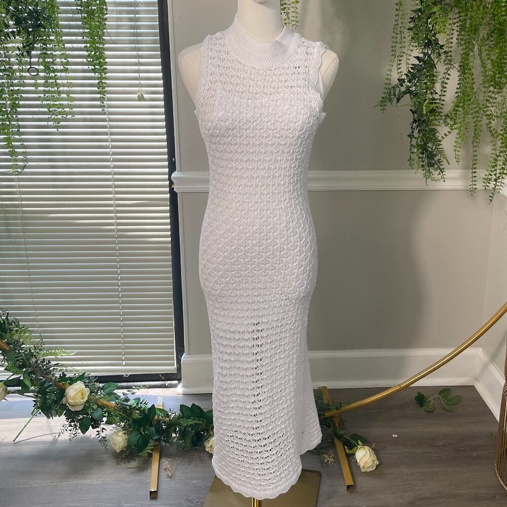 525 | Sleeveless Midi Dress